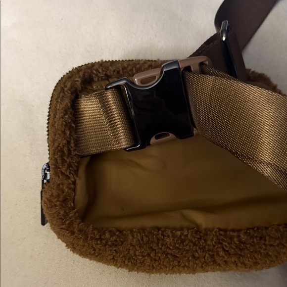 Lululemon Brown Sherpa Crossbody Bag - Picture 4 of 6